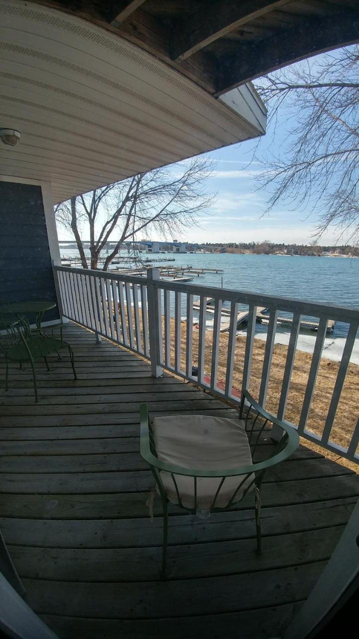 Snug Harbor Inn Sturgeon Bay Ngoại thất bức ảnh