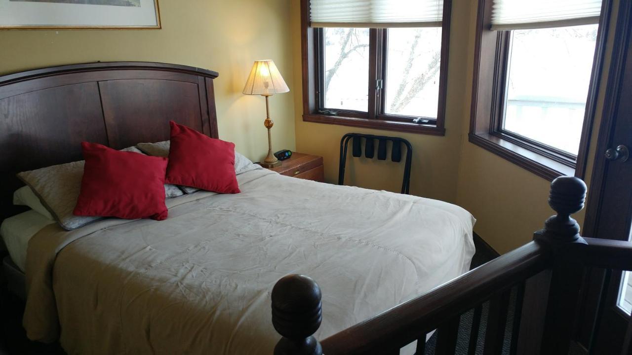 Snug Harbor Inn Sturgeon Bay Ngoại thất bức ảnh