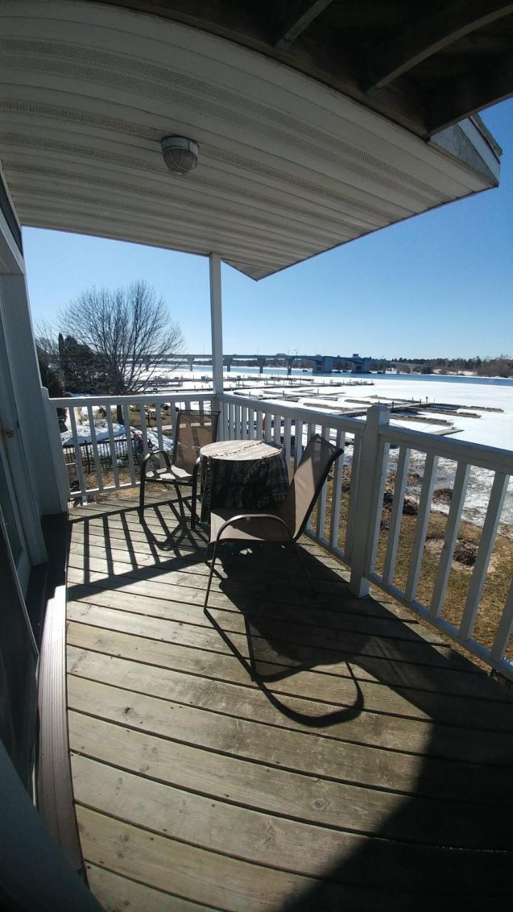 Snug Harbor Inn Sturgeon Bay Ngoại thất bức ảnh